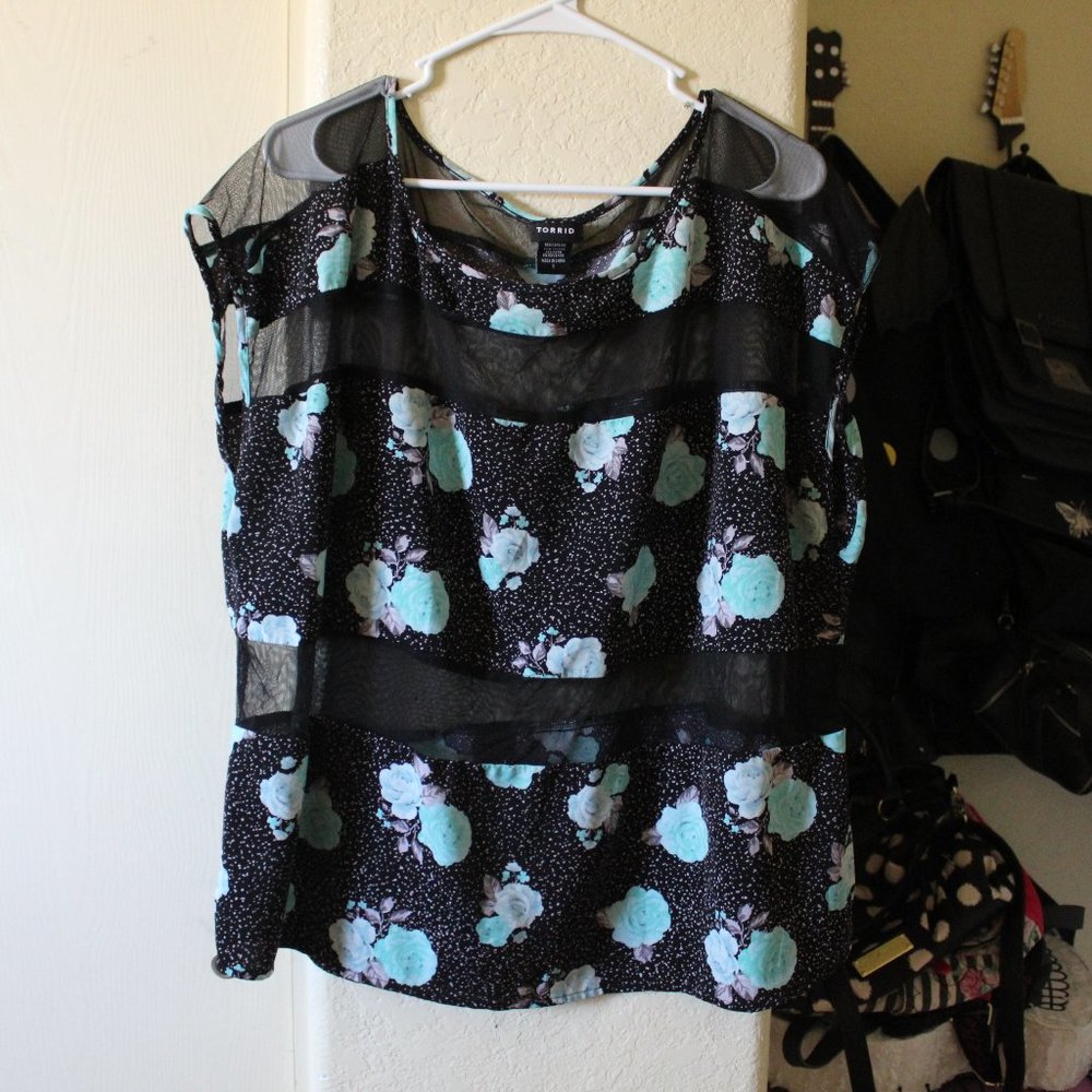 TORRID FLORAL MESH PANEL TOP
